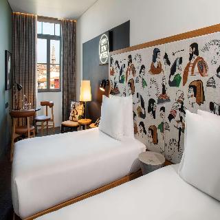 Se Catedral Hotel Porto, Tapestry Collection by Hi fotoÄŸrafÄ±