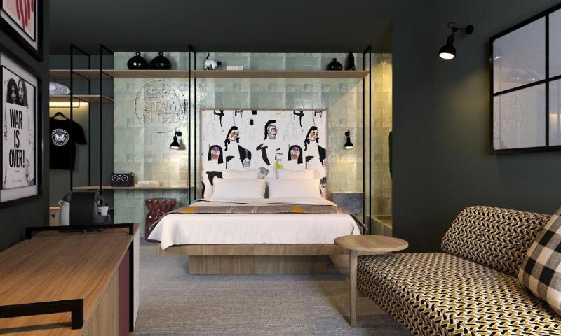 Se Catedral Hotel Porto, Tapestry Collection by Hi - Oda