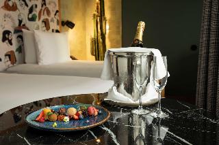 Se Catedral Hotel Porto, Tapestry Collection by Hi fotoÄŸrafÄ±