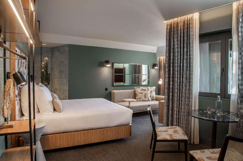 Se Catedral Hotel Porto, Tapestry Collection by Hi - Oda
