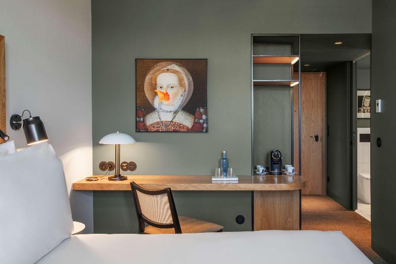 Se Catedral Hotel Porto, Tapestry Collection by Hi - Oda