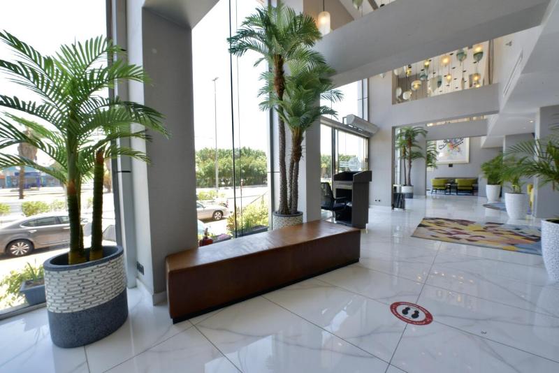 Bram Hotel & Suites - Lobi