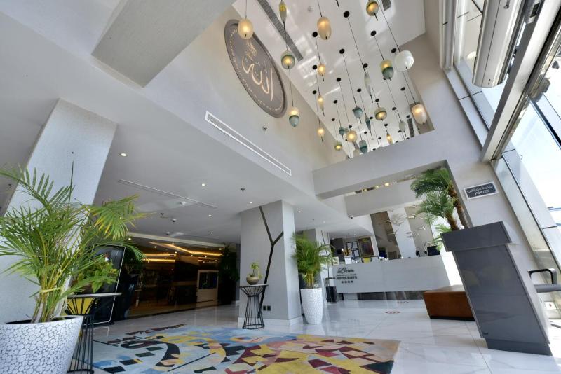 Bram Hotel & Suites - Lobi