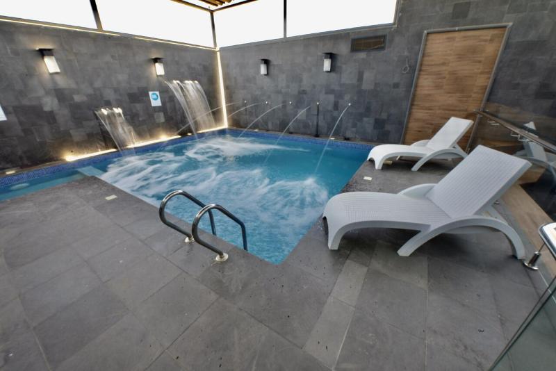 Bram Hotel & Suites - Havuz