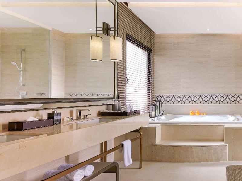 V Villas Phuket - MGallery - Oda