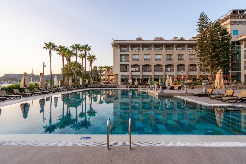 Fame Residence Kemer - Havuz
