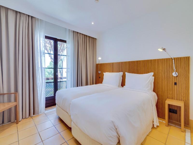 Pine Cliffs Village & Golf Suites - Oda