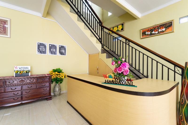 OYO Life 3003 Wisma Handayani - Lobi