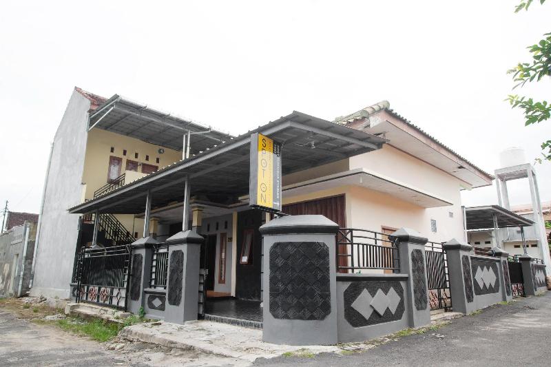 SPOT ON 3005 Kost Rumaisha Syariah - Genel