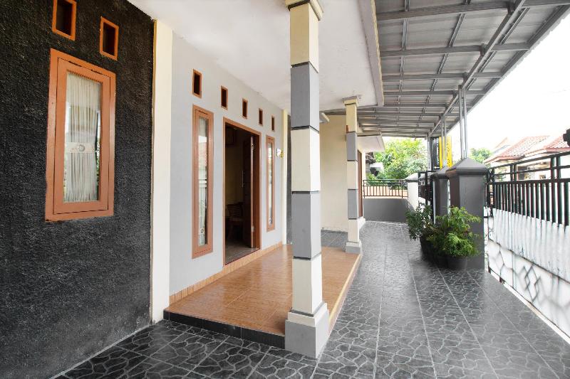 SPOT ON 3005 Kost Rumaisha Syariah - Genel