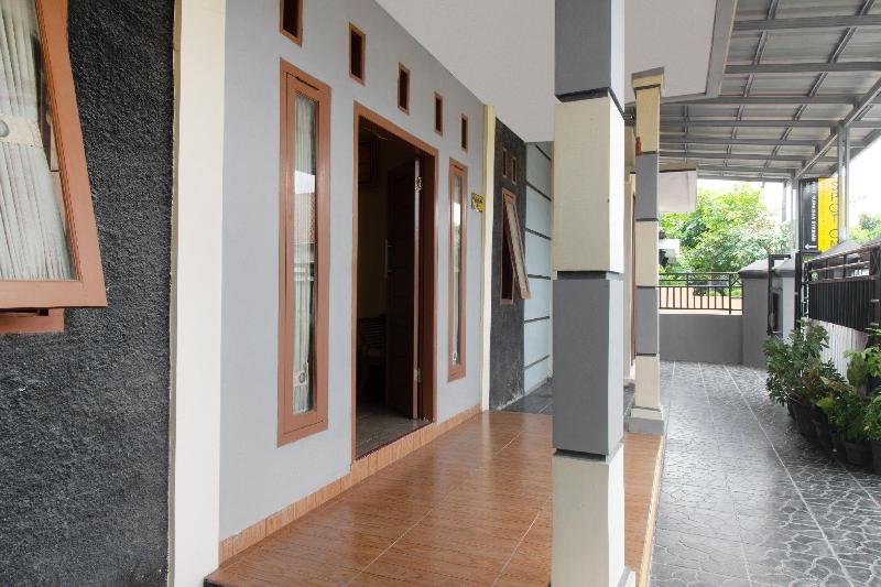 SPOT ON 3005 Kost Rumaisha Syariah - Genel