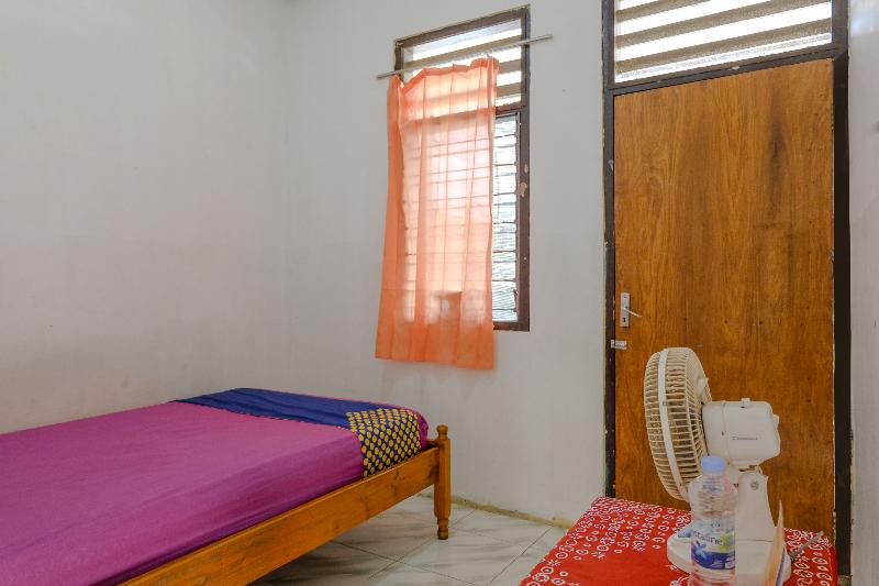 Spot On 1847 Hotel Maya - Oda