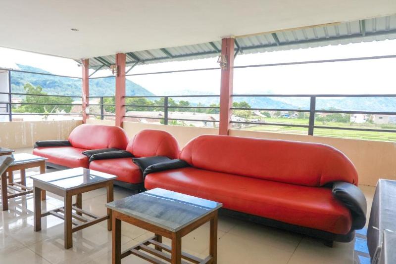 OYO 2966 Hotel Atriaz - Lobi