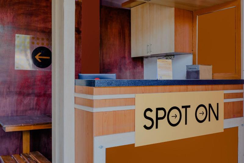 Spot On 1759 Family Residence - Lobi