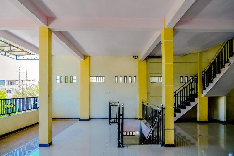Spot On 1759 Family Residence - Lobi