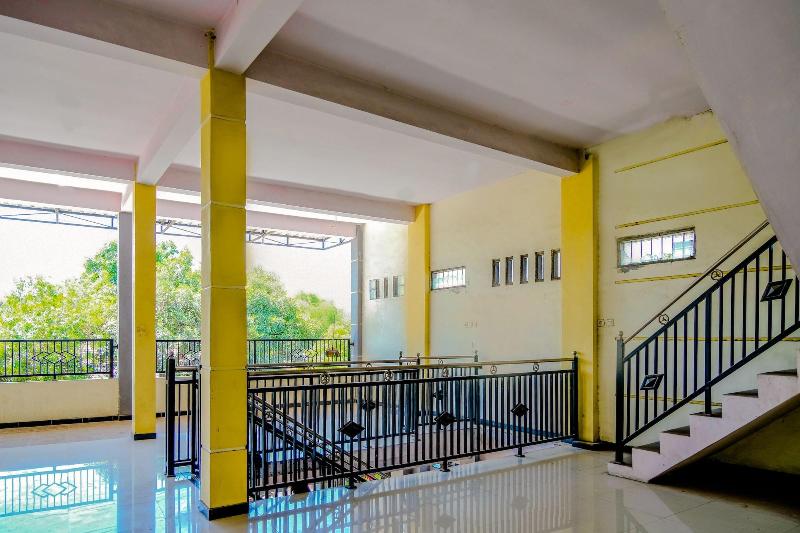 Spot On 1759 Family Residence - Lobi