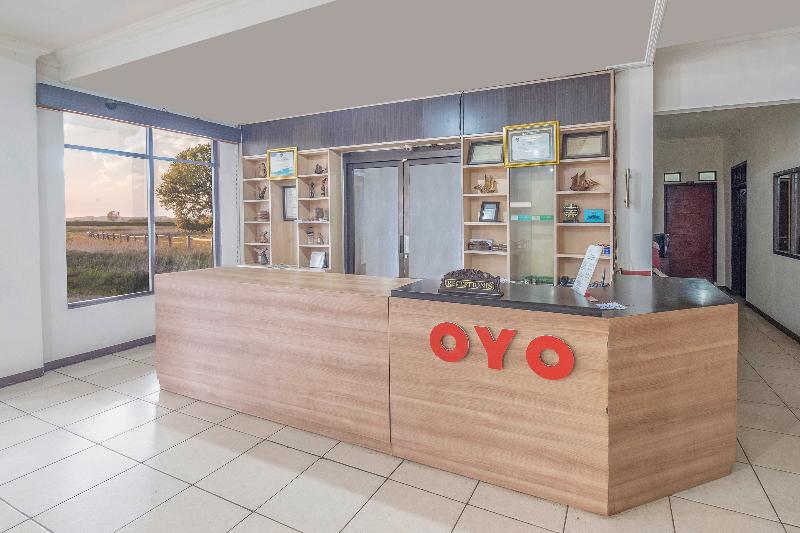 Super OYO 2704 Hotel Transit 2 - Lobi