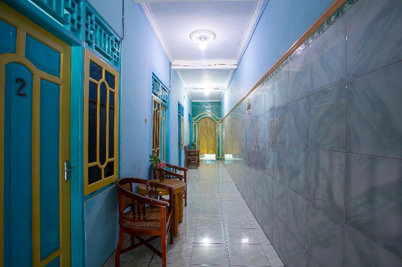 Spot On 2871 Hotel Budi - Lobi