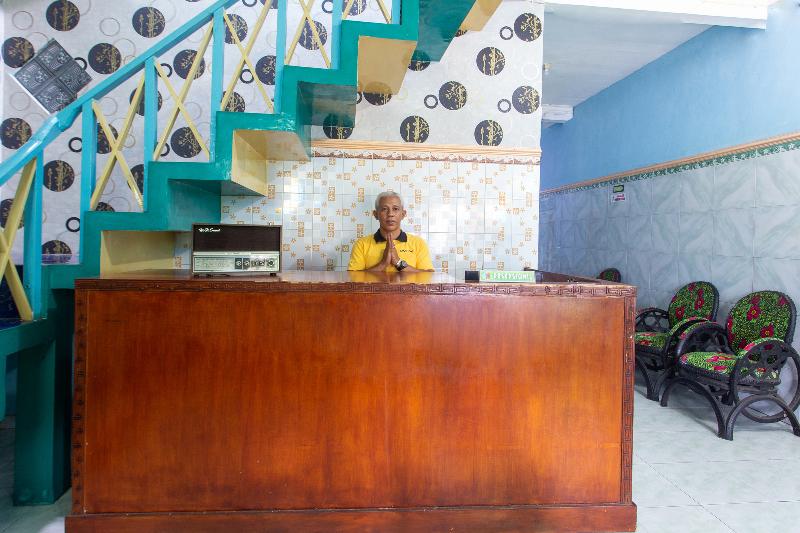 Spot On 2871 Hotel Budi - Lobi