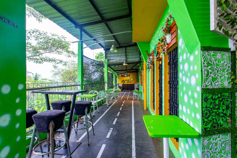 Super OYO 3042 Griya Karangsalam Indah - Lobi