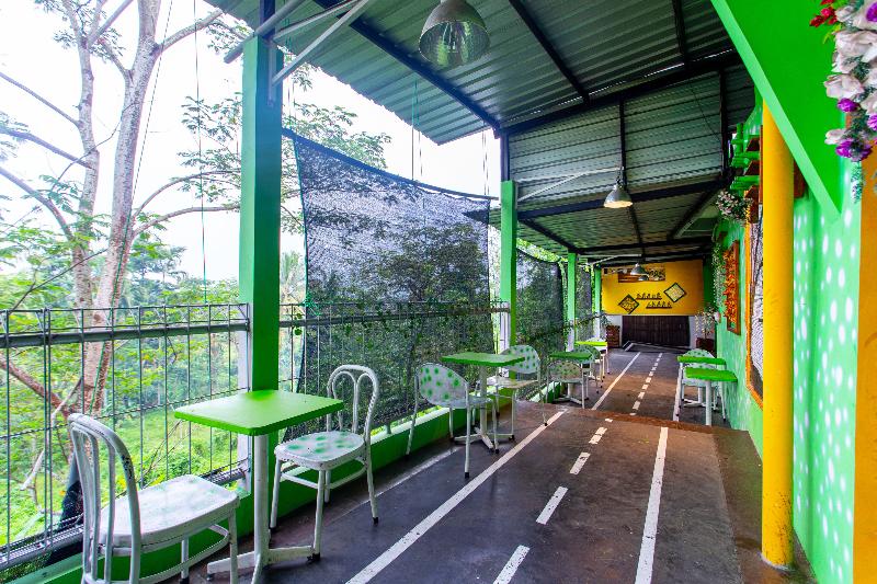 Super OYO 3042 Griya Karangsalam Indah - Lobi