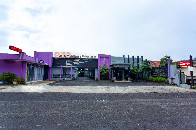 Super OYO 3042 Griya Karangsalam Indah - Genel