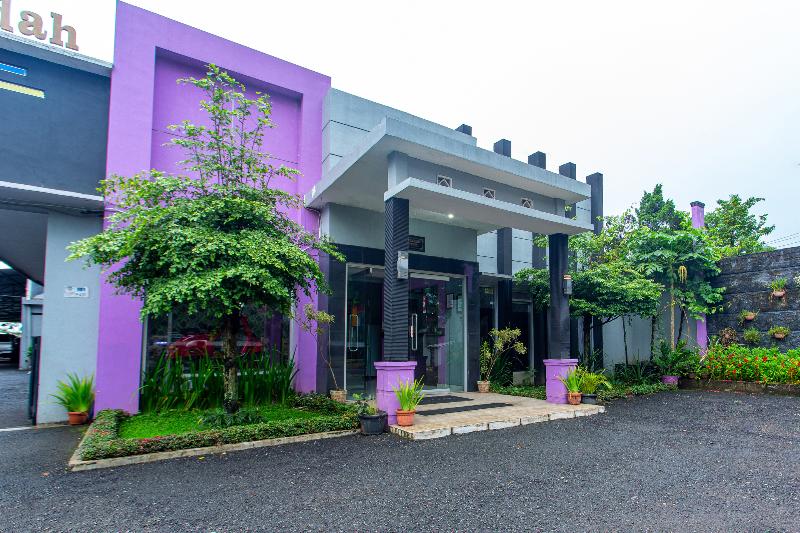 Super OYO 3042 Griya Karangsalam Indah - Genel