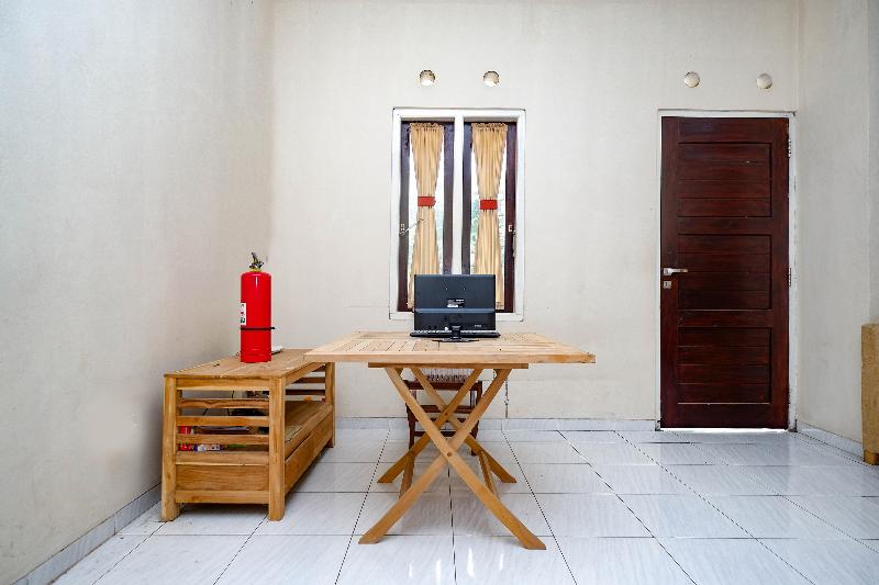 Spot On 2865 Sartika Inn Pati - Lobi