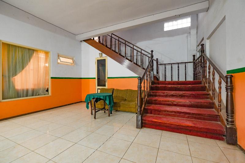 Spot On 2865 Sartika Inn Pati - Lobi