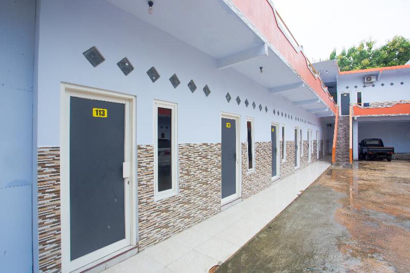 Spot On 3119 Hotel Kurnia - Lobi