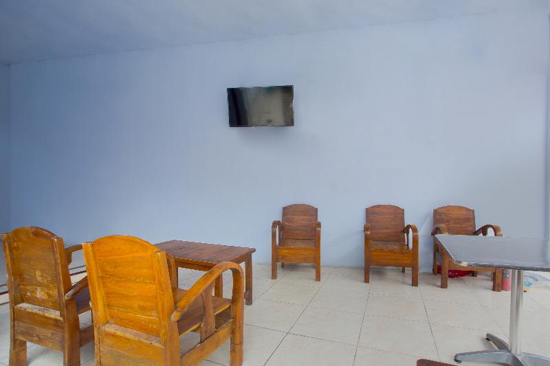 Spot On 3119 Hotel Kurnia - Lobi