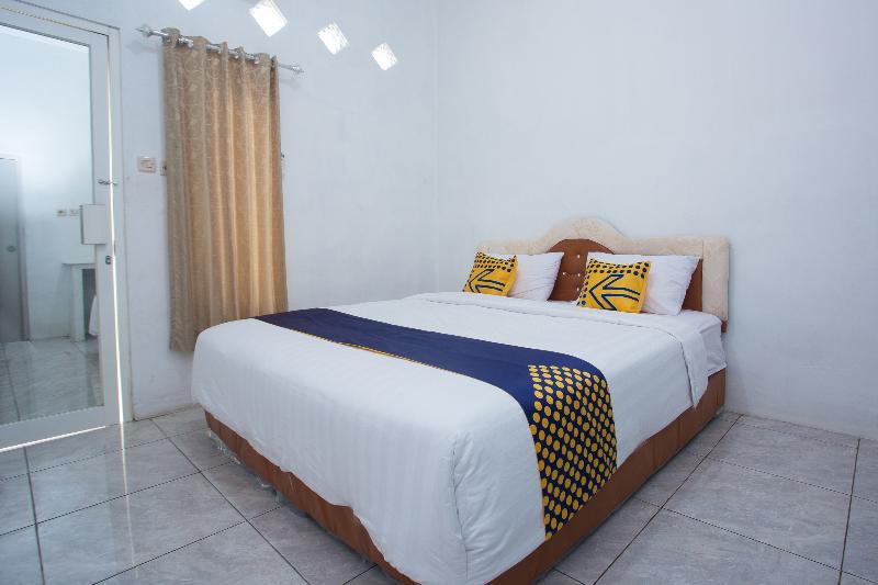 Spot On 3119 Hotel Kurnia - Oda