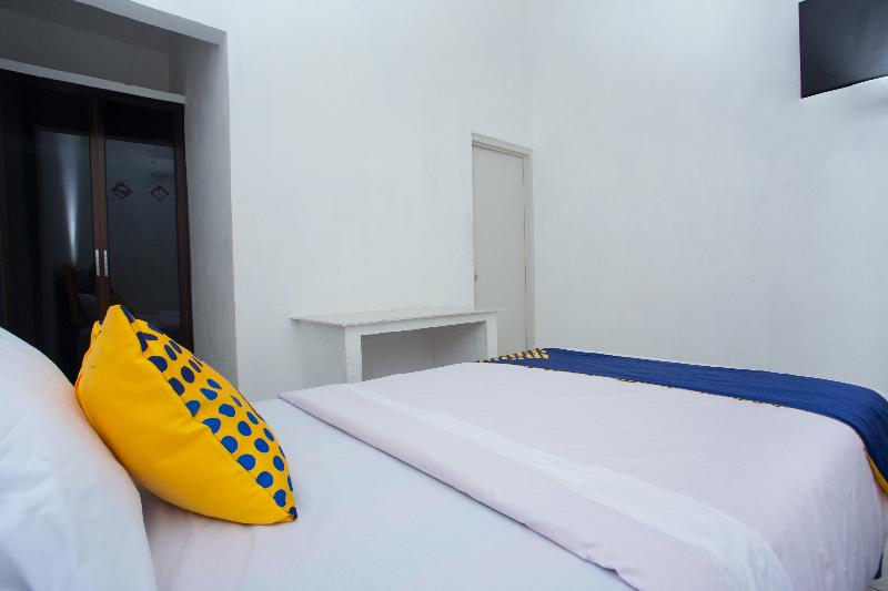 Spot On 3119 Hotel Kurnia - Oda