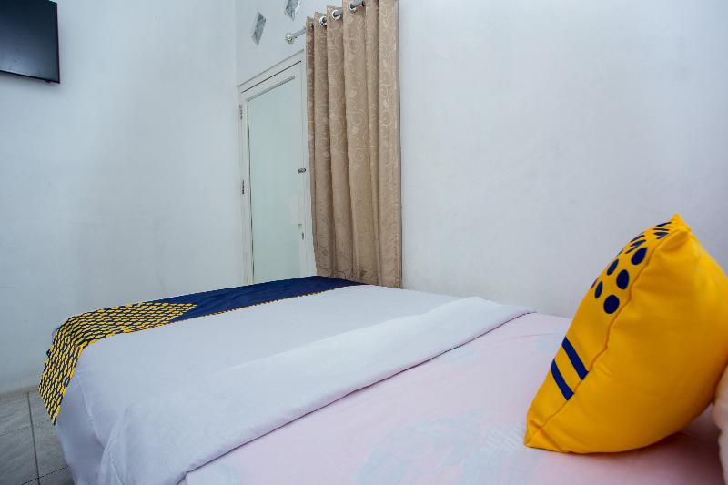 Spot On 3119 Hotel Kurnia - Oda