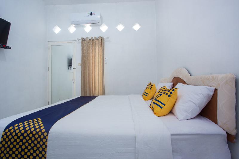 Spot On 3119 Hotel Kurnia - Oda