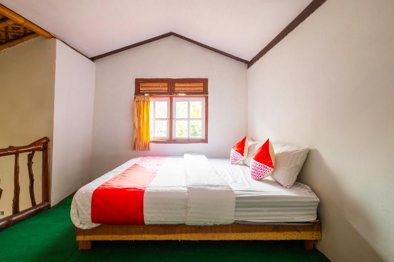 OYO 2278 Cikidang Hunting Resort - Oda