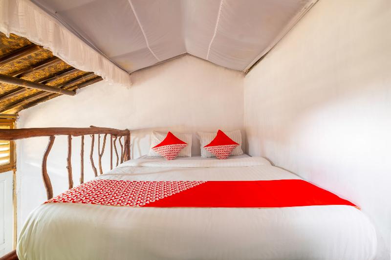OYO 2278 Cikidang Hunting Resort - Oda