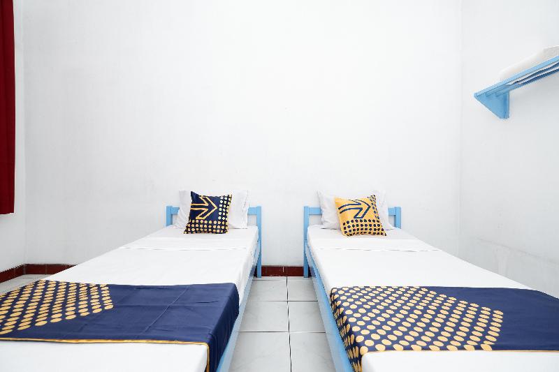 Spot On 2289 Hotel Saudara - Oda