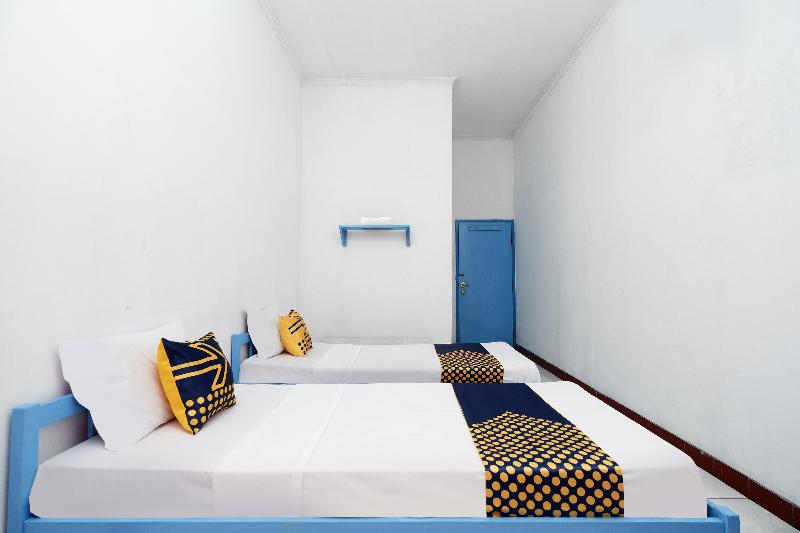 Spot On 2289 Hotel Saudara - Oda