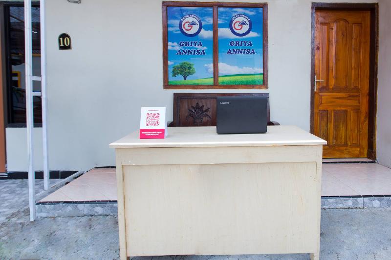 Hotel O Griya Annisa - Lobi