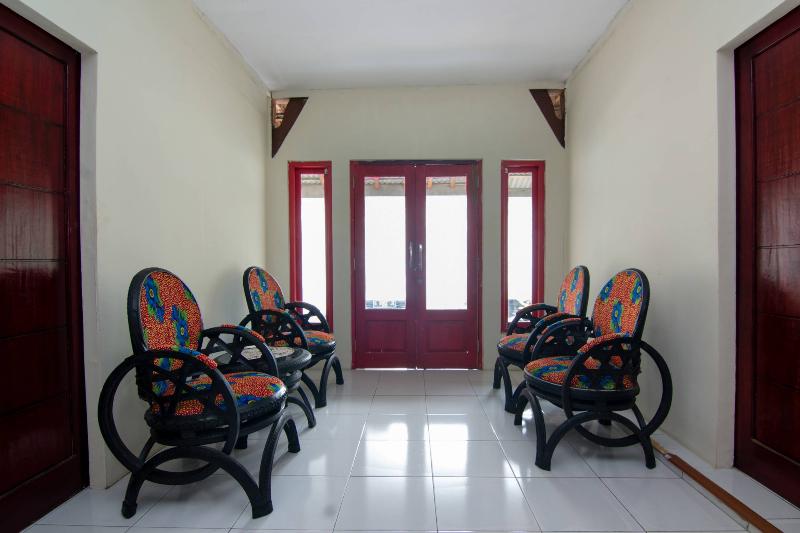 Hotel O Griya Annisa - Lobi