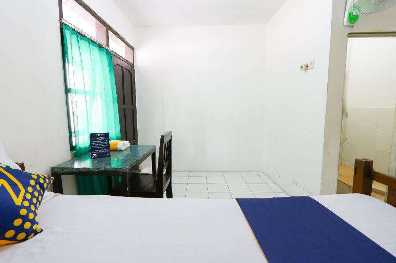 Spot On 2422 Hotel Moga Sari - Oda