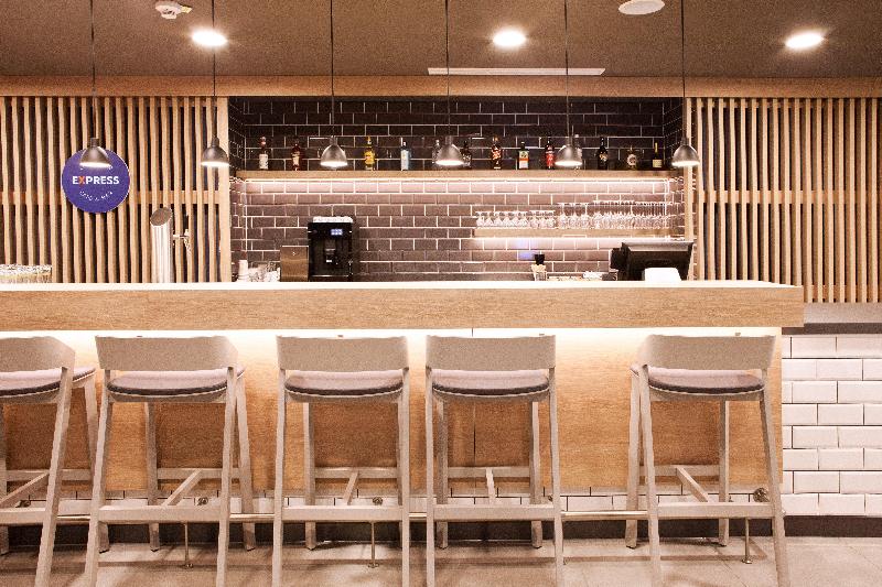 Holiday Inn Express Munich Olching - Bar