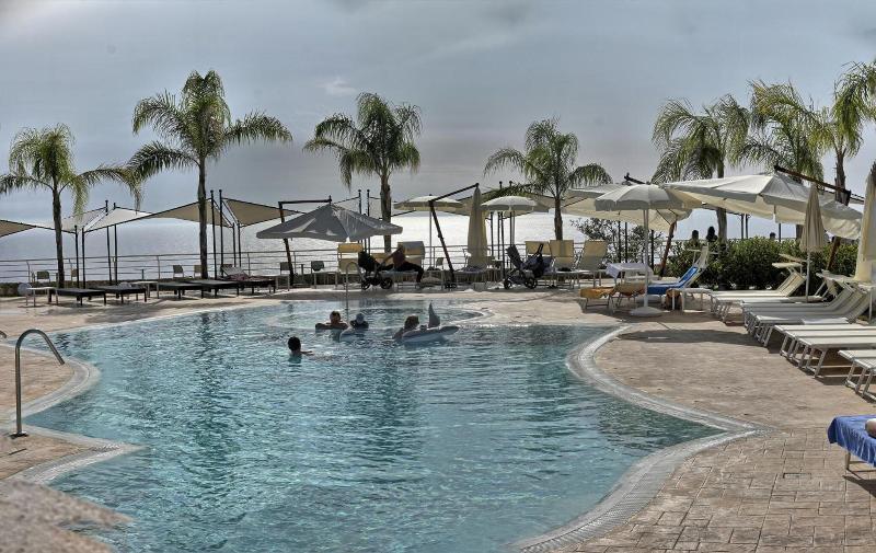 Blue Bay Resort - Havuz