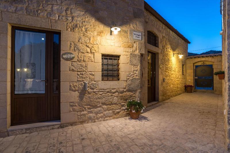 Borgo Monachella - Genel
