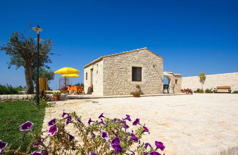 Borgo Monachella - Genel