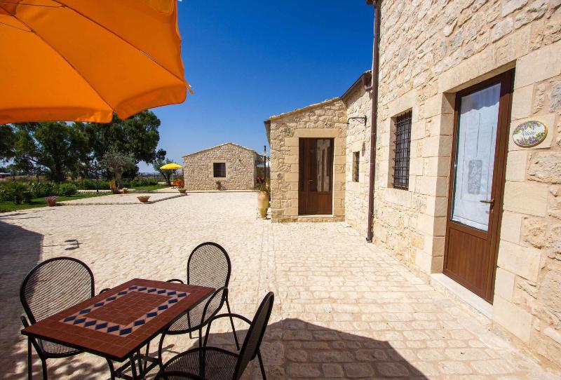 Borgo Monachella - Genel