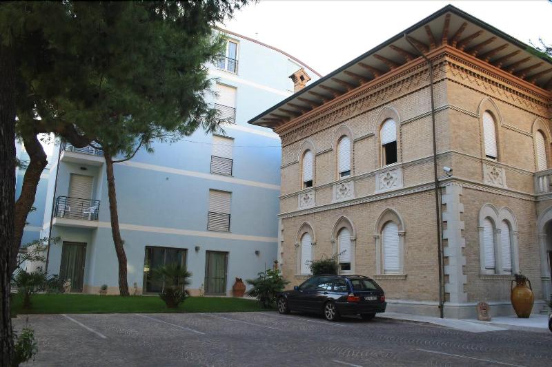 Hotel Chiaraluna - Genel