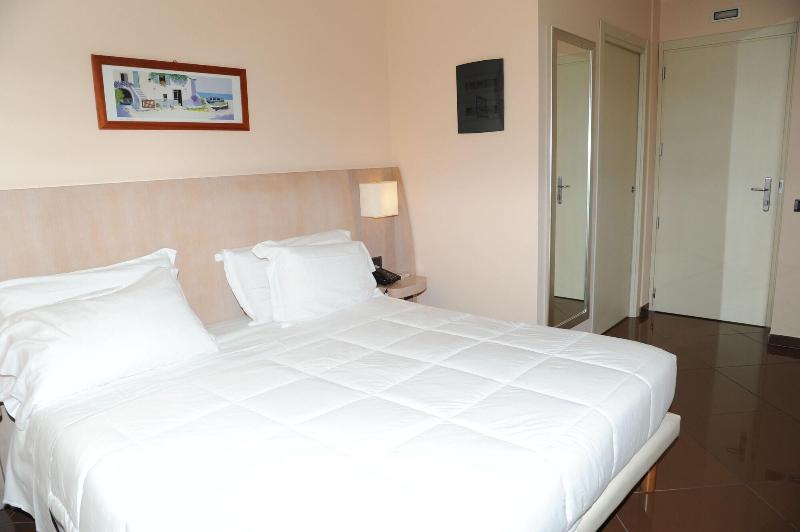 Hotel Chiaraluna - Oda