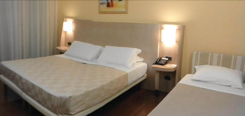 Hotel Chiaraluna - Oda
